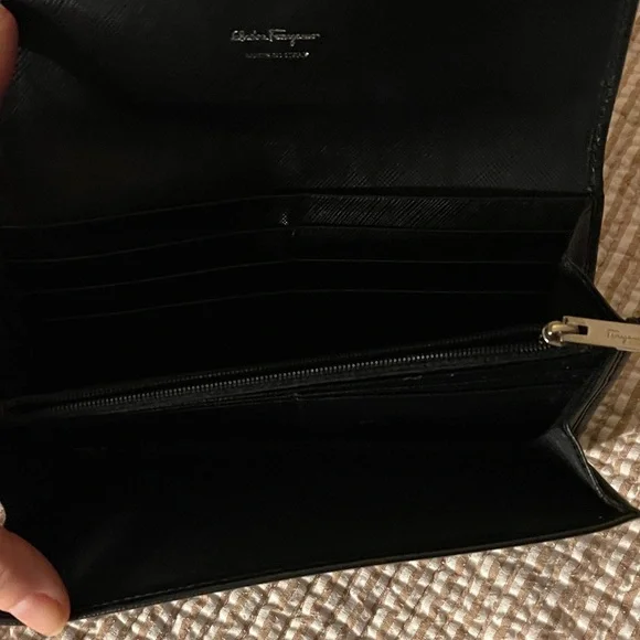 Black Salvatore Ferragomo Long Black Leather Women's Wallet - Picture 4 of 8